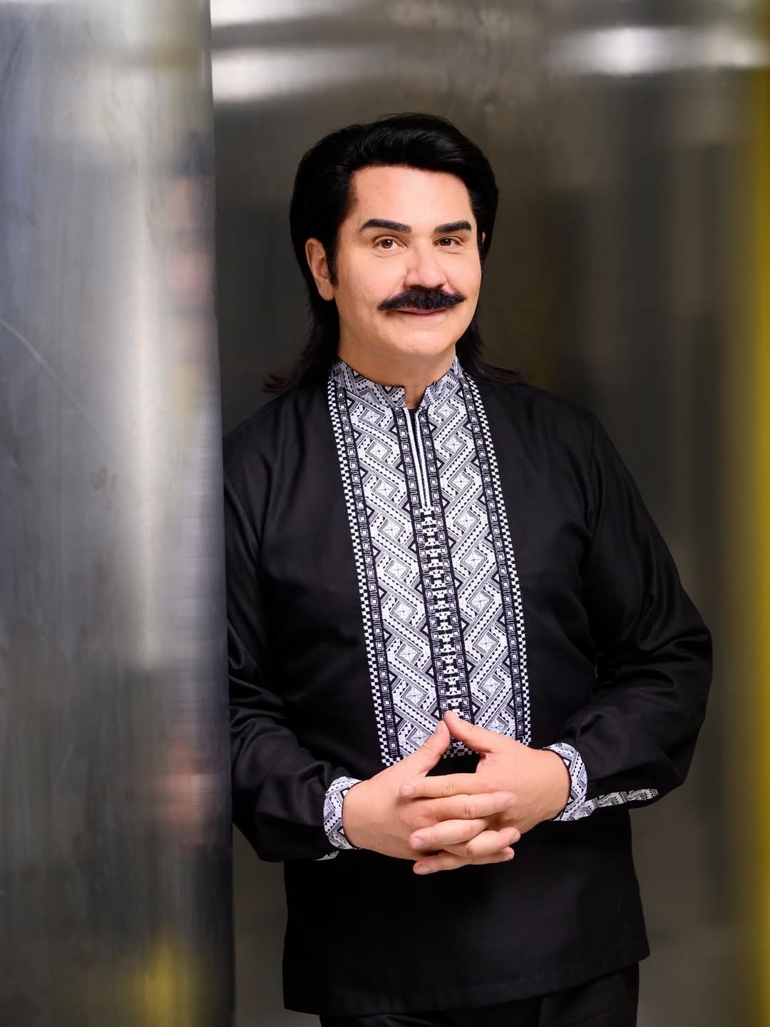 "Треба на оренду і зарплату доньці": Павло Зібров зізнався, як заробляє під час війни